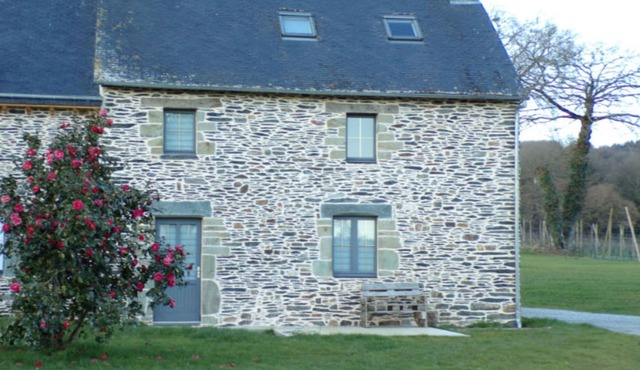 400 m from Lake Guerledan Brittany gite 6 people