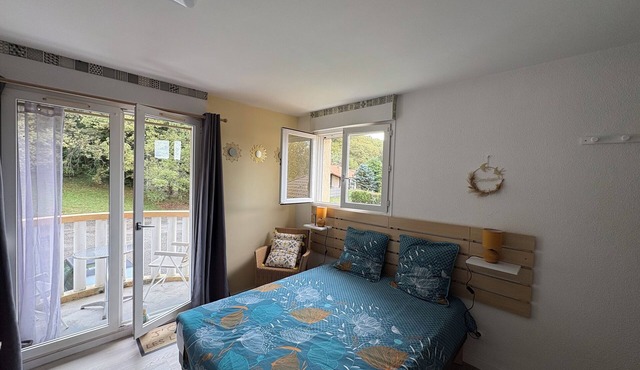 400 meters from the thermal baths, lovely, quiet studio with balcony not overlooked.