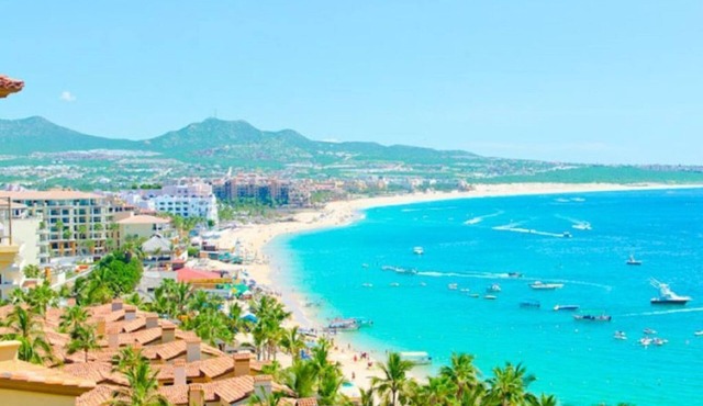 4000 Sq.' 4 BR, 4 1/2 bath with sweeping Ocean views from every room!