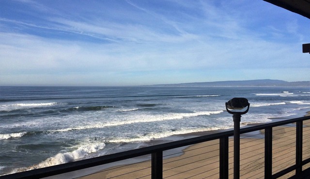 4000+ sq ft Beach Front Vacation Rental-The Beach is your back yard - Santa Cruz