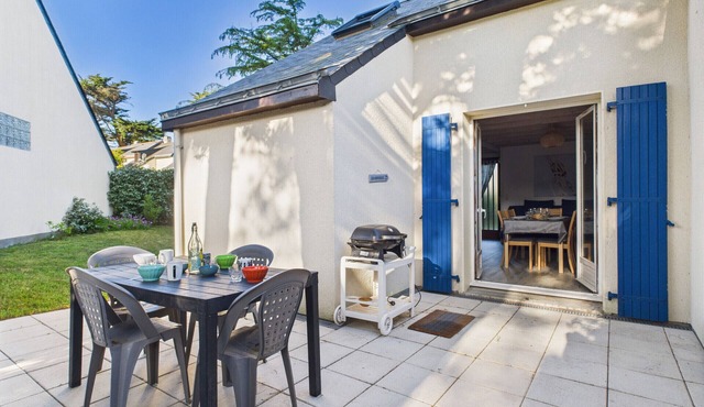 400m from the beach, garden, house for 5