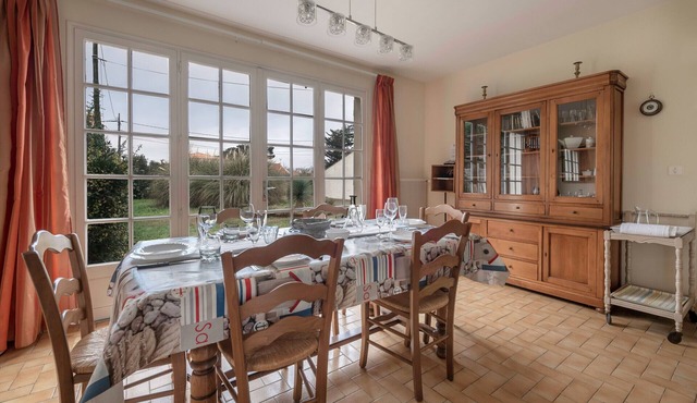 400m from the beach, Pointe St Gildas, house for 6