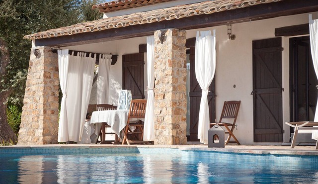 400m from the sea, Villa with splendid sea view, heated infinity pool