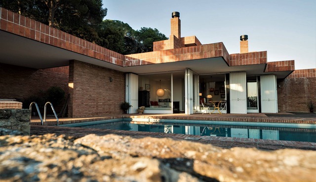 400m2 swimming pool. Architect Coderch. 35min BCN