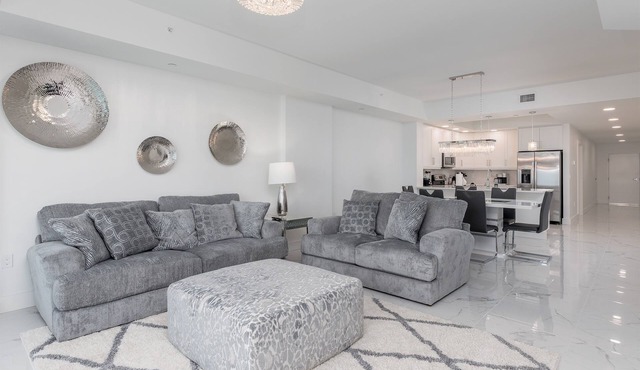 403, Water View-Clearwater Bch in 6 min, Pool/Gym