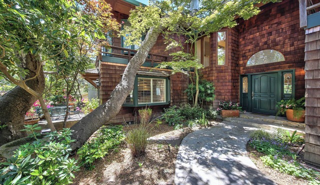 4061 Svend's House - Large Home with Guest House