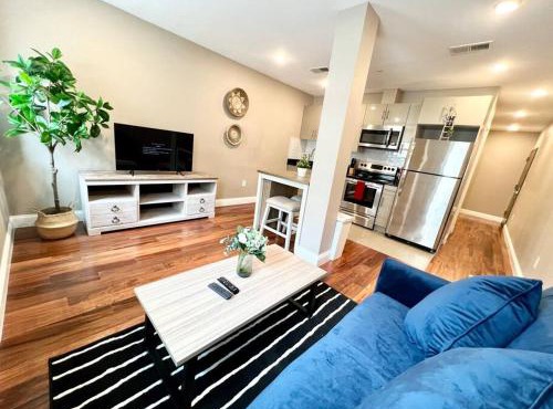 407 Sweetest cottage 1bed room Apt in center city