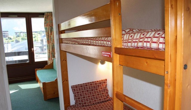 40m from resort center, 3rd floor, view mountain, balcony, tv, ski locker, 21m², Tignes