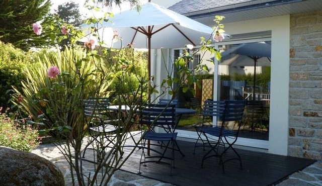 40M from the beach, VILLA BORD DE MER 4*, with enclosed garden, WIFI