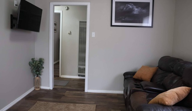 40m to Digital Galaxy: 2BR w/Kitchen & Laundry