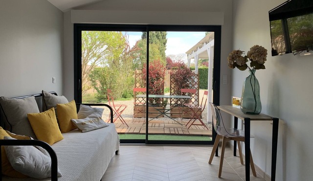 40m2 accommodation with communal swimming pool