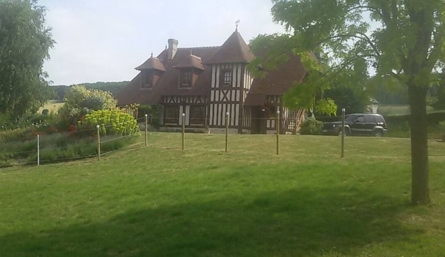40mn from the Côte d'Albâtre, Normandy House of Character. Equestrian stopover gite.