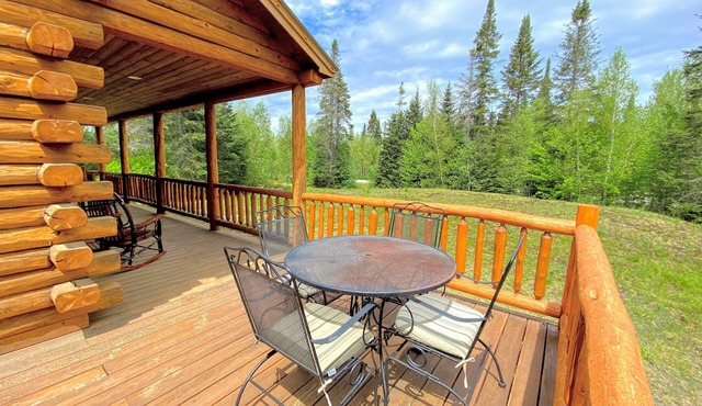 40pl Log Cabin With AC in the Heart of the White Mountains, Less Than 10 Minutes From Bretton Woods!