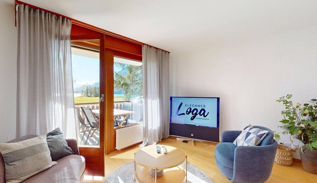 4½ - room apartment on the first floor, entrance with small wardrobe, living/d