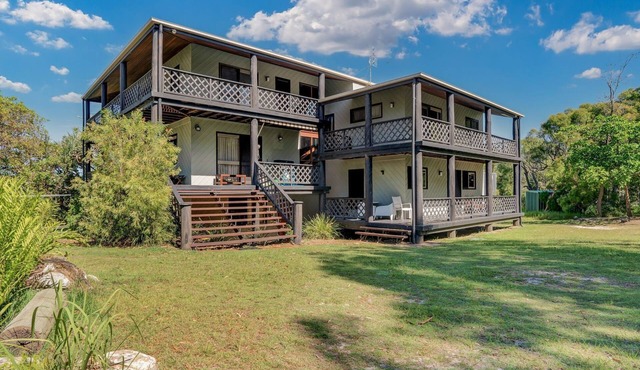 41 Carlo Circle - Rainbow Beach. Huge Beach House With Room for Everyone!