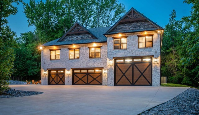 410/Massive New Construction Home