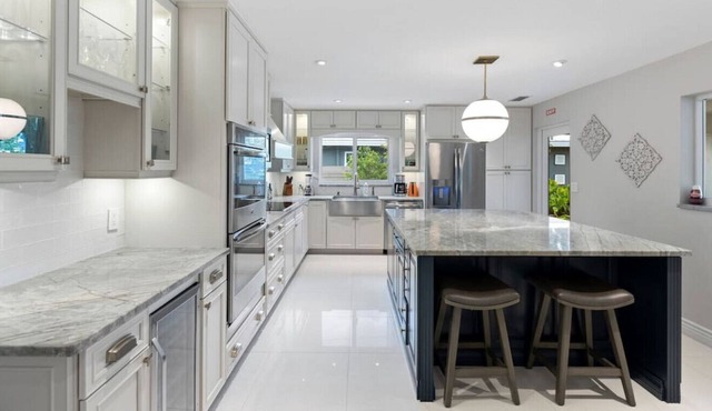 4100 Hyde Cove of Oakland Park with Free parking
