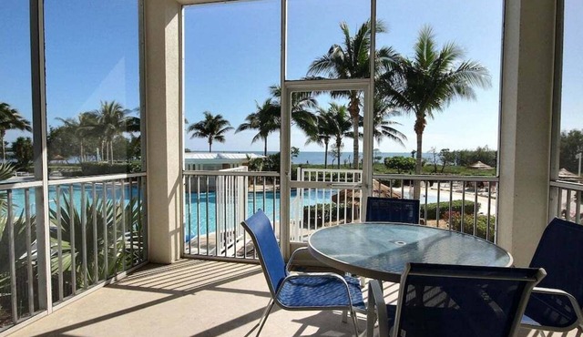 411 Mariners Club - This 4-bedroom tri-level townhouse is perfect for couples, family & friends