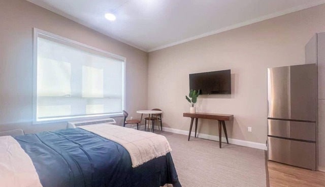 415 Modern Brand New Studio Apartment