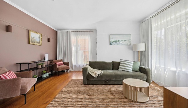 416 Coastline - Refurbished stay in East Geelong