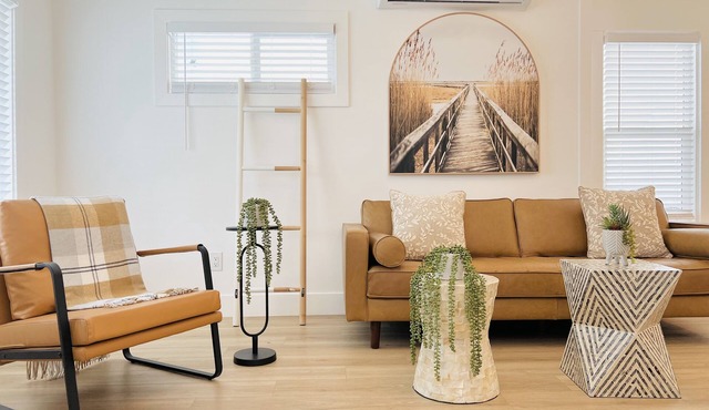 4173-Newly renovated stylish home