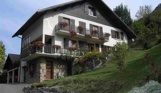 42 m2 apartment, ideal for a spa treatment in Brides or skiing in the 3 valleys.