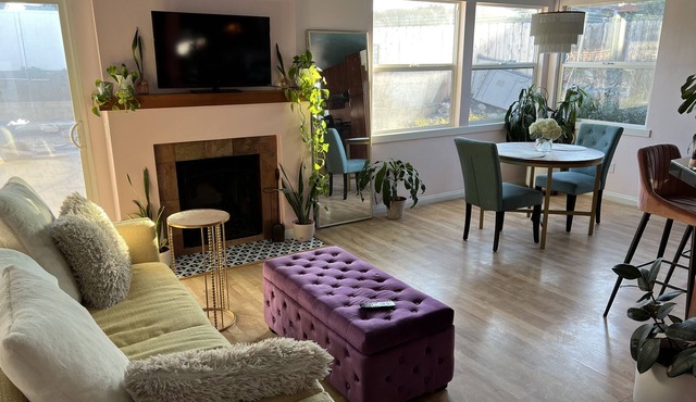 420 Friendly Peachy Private Room