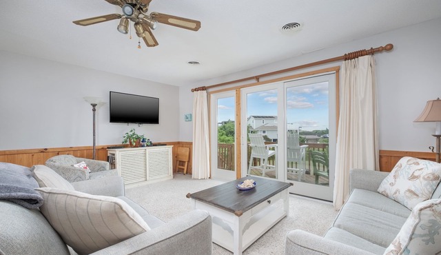 4209- Moby Duck, WiFi, baby gates, and access to the Georgetown Sands community pool and tennis