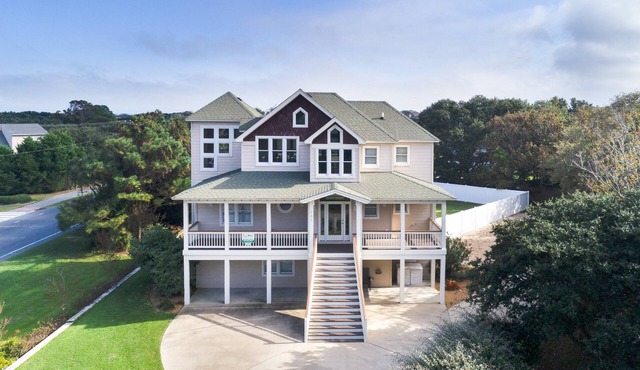 4251- Top of the World, private pool, volleyball court, WiFi, and keyless entry.
