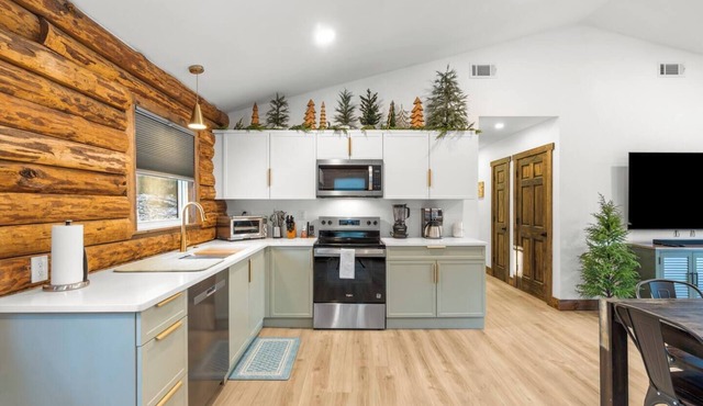 #43- Modern Luxury Log Cabin Retreat | Fire Pit