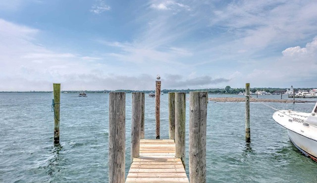 435 East Lake