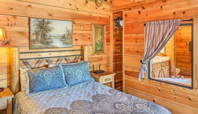 #44 Pinewood Cabin ~ next to the square