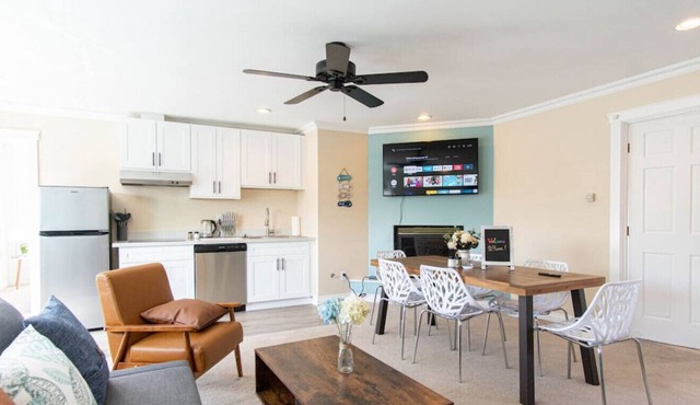 4429 entire · Gorgeous 6BR 3BA house near airport & Seattle