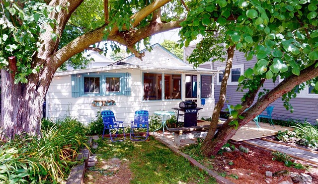 443 Lynn Avenue Charming two bedroom in Lakeside!