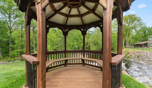 45 Acre Private Lake, Pickle Ball Courts, Fire Pit, Kayaks/SUP, King's Dominion