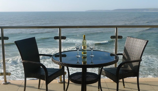 45 Horizon View - Luxury Apartment with Amazing Sea Views in Westward Ho!