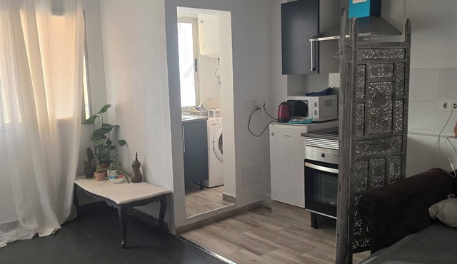 45 m2 studio in the iconic Rusaffa district right next to the historic old town