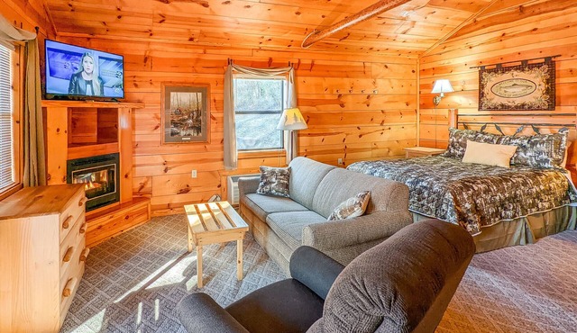 #45 Pinewood Wilderness Way