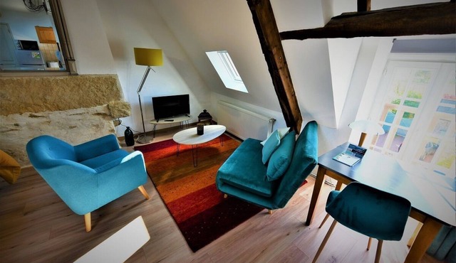 45 to 90 m² gîte studio duplex, old-world charm dating from 1680, close to DINAN