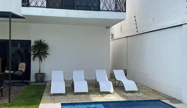 450 sqm house with heated pool, 3 bedrooms and beautiful garden.