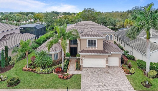 4500 SQFT Pool Spa Home with 5 Bedrooms 4 full baths and Two Half Baths Estero!