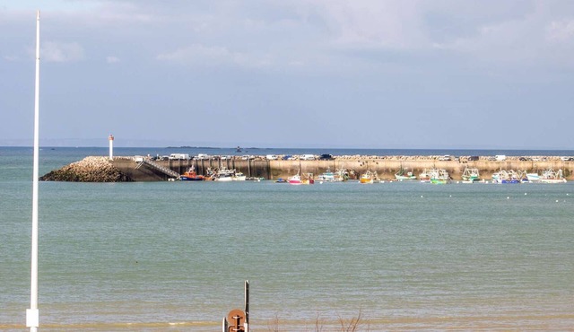 451-Spacious 2-bedroom apartment with beautiful sea view