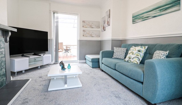 46 DALBY ROAD, pet friendly, with a garden in Antsey