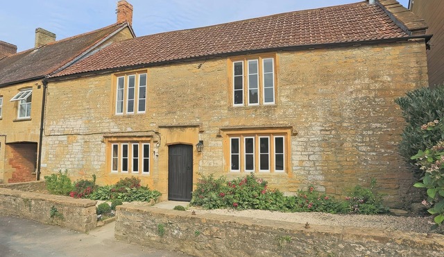 46 NORTH STREET, pet friendly in Stoke-Sub-Hamdon, Somerset