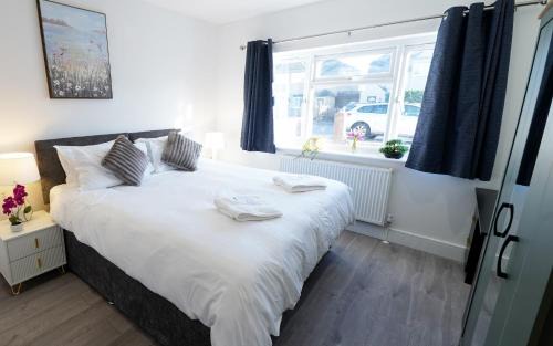 46DW-04 Dreams Unlimited Contractor Home in Ashford