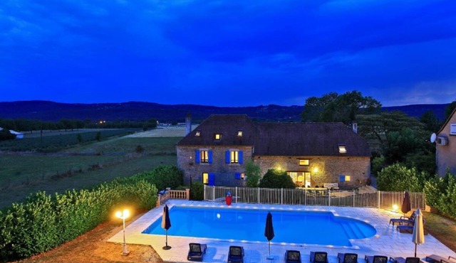 46G11085 "Loëtitia" cottage