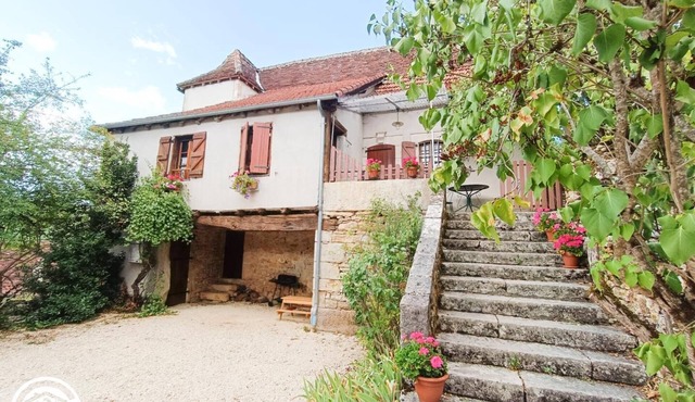 46g12027 - Corn - Gîte