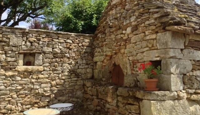 46g12205 - Issepts - Gîte