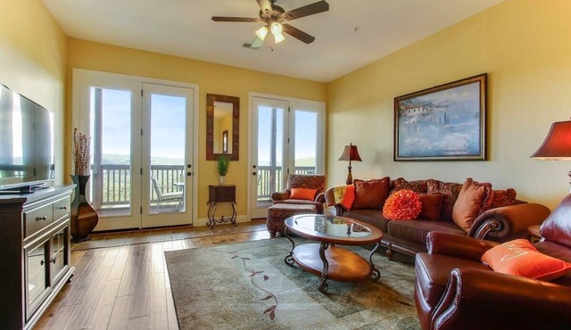 47-3 The Sanctuary Closest to SDC Next Door to Clubhouse w/Indoor/Outdoor Pools