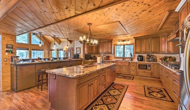 4700-Square-Foot Pinedale and Show Low Cabin 17 Acres